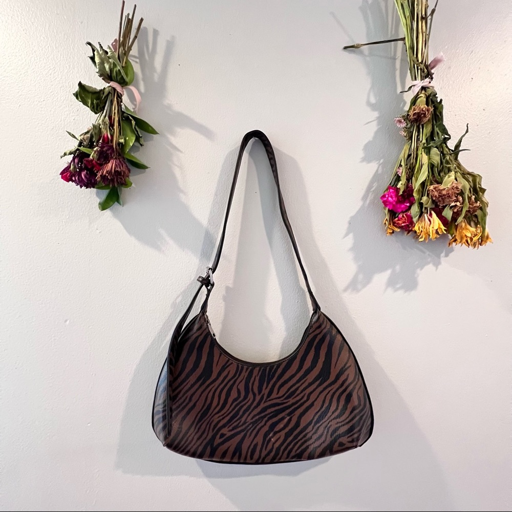 Patterned hand bag purse